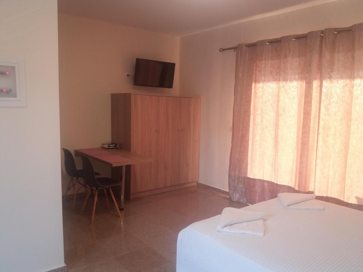 Nereids Apartments-galene * Petalidi