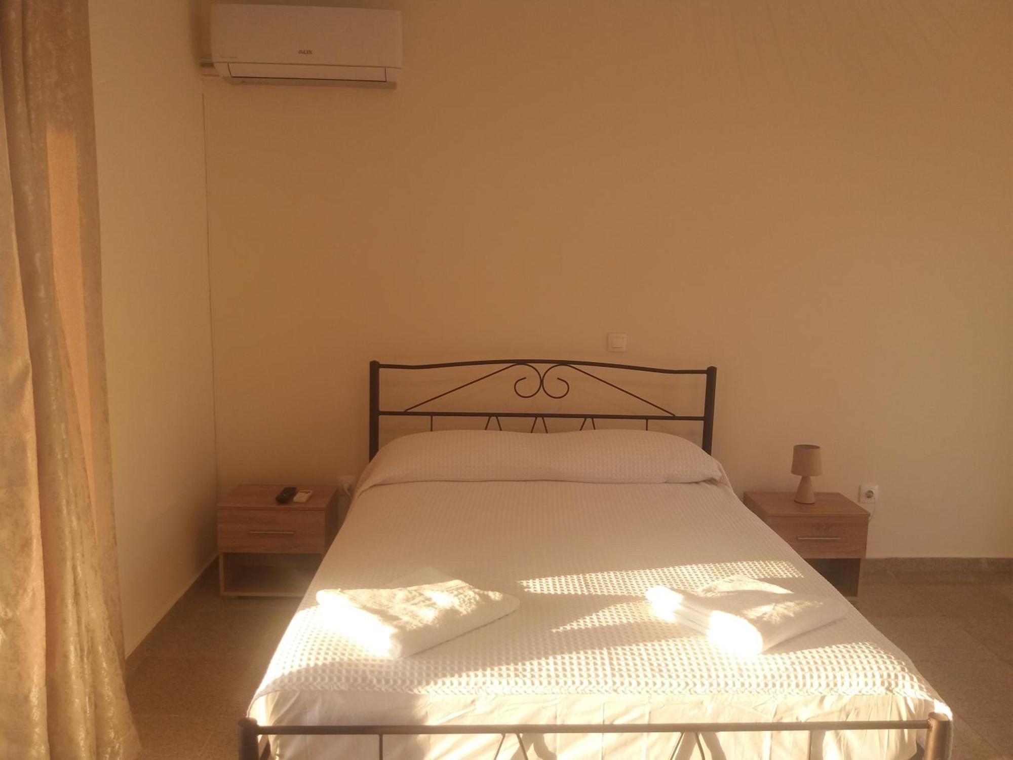 Nereids Apartments-galene * Petalidi